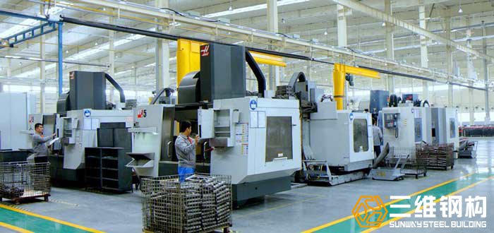 山東金鼎實(shí)業(yè)鋼結(jié)構(gòu)機(jī)加廠房車間內(nèi)部圖